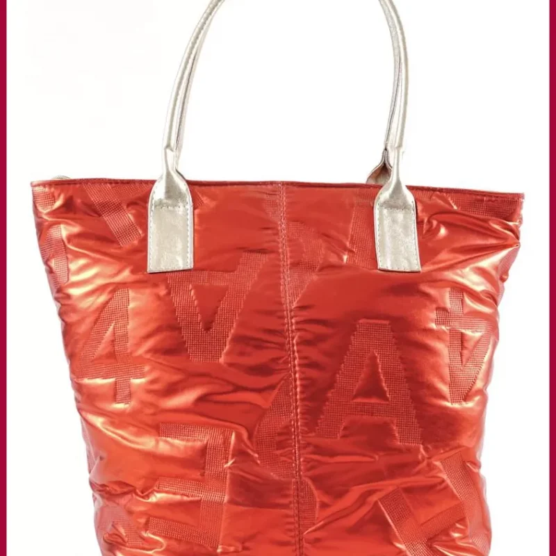 VIA55 nagyméretű válltáska, vízhatlan anyagból, bojttal díszített, piros olasznoitaska-hu 3